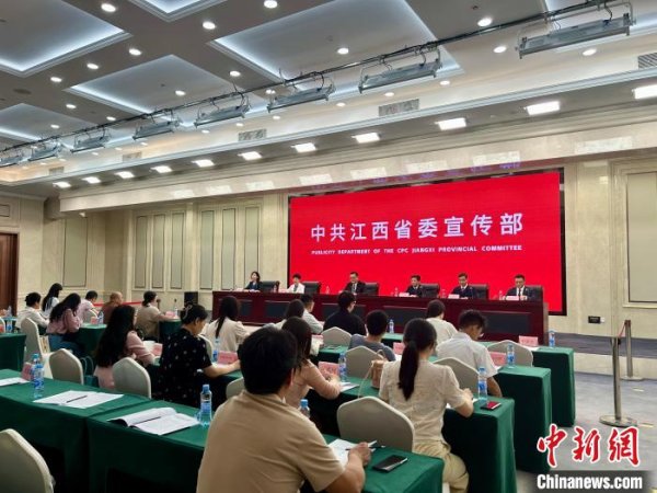 启点配资 江西吉安培育壮大千亿产业集群 去年电子信息产业营收突破2000亿元